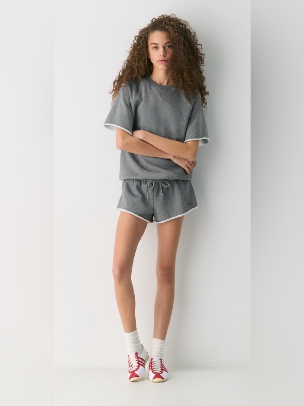 Aritzia Terry Sweatfleece Boyfriend Dolphin Short, Size Small, NWT!